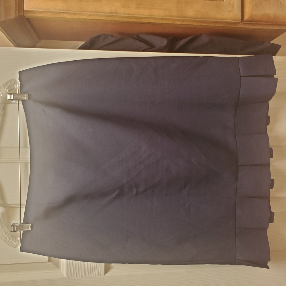 Black Pencil Skirt with Pleats for Work (16) - Picture 5 of 5